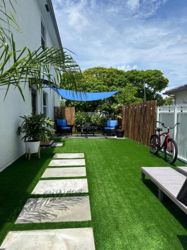 Tropical Studio photo 20