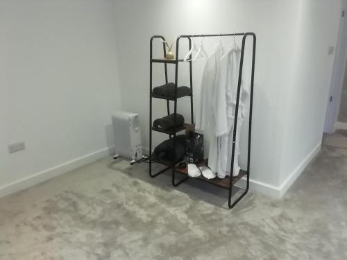 Jays modern guest house photo 26
