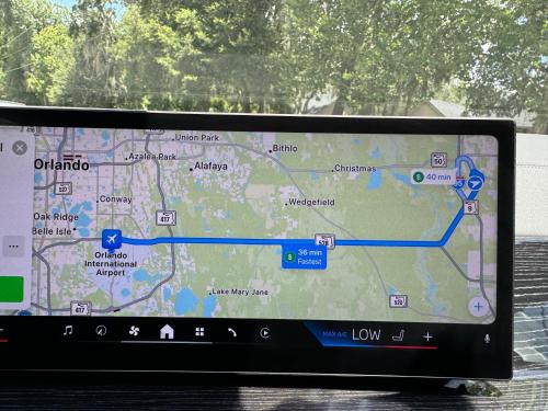 Gallery image of Lake front RV experience close to port Canaveral and Kennedy space center in Titusville