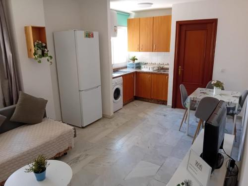 A kitchen or kitchenette at Apartamento Sostoa 1