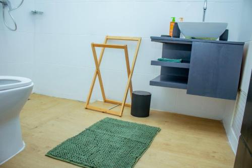 Ένα μπάνιο στο La Haussmannienne Place