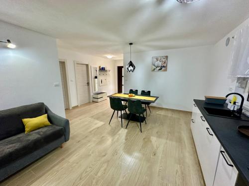 Kuchyň nebo kuchyňský kout v ubytování Apartments Marijan & Marija