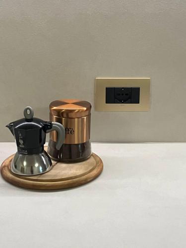 Kemudahan buat kopi dan teh di Suite Santa Maria