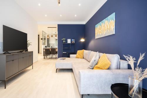 Admiral Blue Apartment with balcony