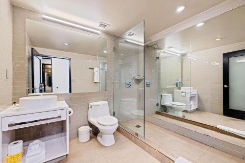 Bilik mandi di Hudson Yards Hotel