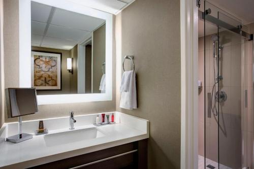 Phòng tắm tại San Antonio Marriott Riverwalk