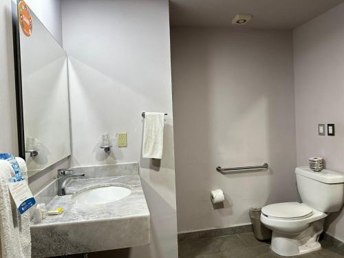 Ένα μπάνιο στο Comfort Inn & Suites Los Cabos