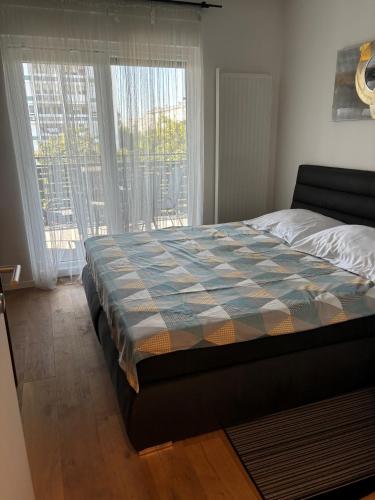 City East Apartment Zagreb with private parking