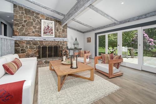 Χώρος καθιστικού στο Charming Country Retreat