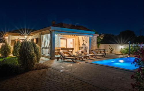 Stunning Home In Vrsi With Sauna