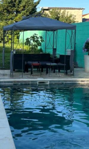 VILLA BELLA avec piscine et jacuzzi