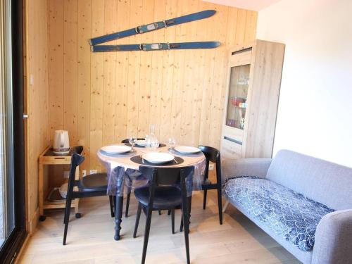 Centre-ville Bagnères-de-Luchon T2 avec balcon, WiFi, animaux admis - FR-1-313-233