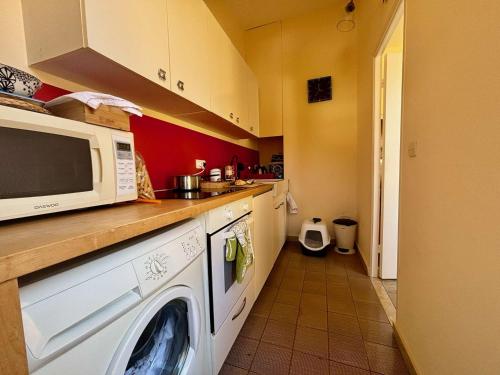 Photo de la galerie de l'établissement Cavalaire-sur-Mer - T3 avec Terrasses et Parking Proche Plages - FR-1-226B-219, à Cavalaire-sur-Mer