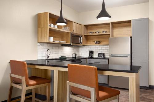 Kuchyň nebo kuchyňský kout v ubytování Candlewood Suites Pittston by IHG
