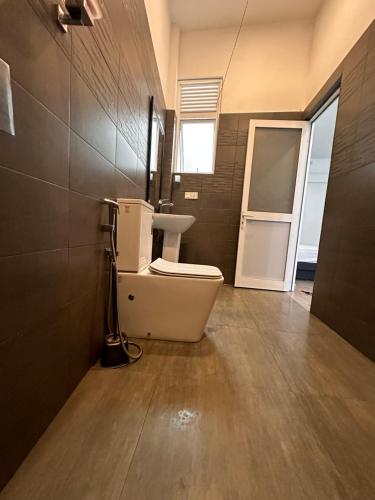 Ένα μπάνιο στο Varsity Villa