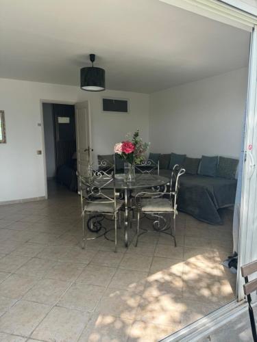 Photo de la galerie de l'établissement Vacance Nice vue mer panoramique, à Nice