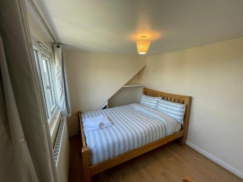 Giường trong phòng chung tại Velvet