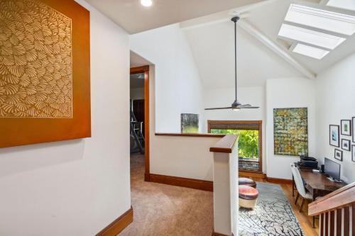 Cucina o angolo cottura di KAPIOLANI - AS SEEN ON HGTV home