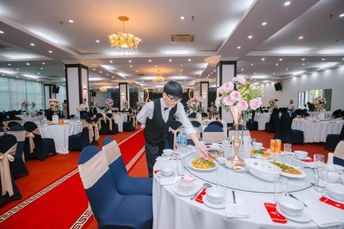 Εστιατόριο ή άλλο μέρος για φαγητό στο MAY PLAZA HOTEL