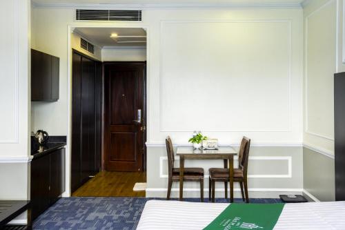 Χώρος καθιστικού στο MAY PLAZA HOTEL