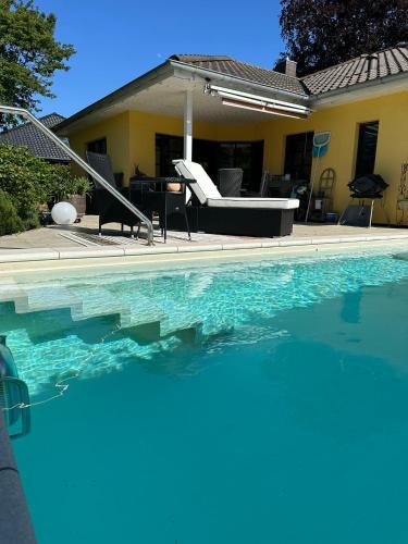 Photo de la galerie de l'établissement Haus Bettina, im Garten zuhause, à Harrislee