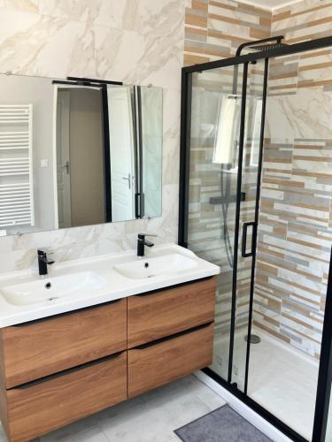 Chambre dans une maison en Colocation proche paris et Disney Room in shared house