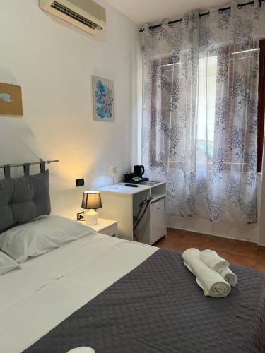 Gallery image of Il Canarino affittacamere in La Caletta