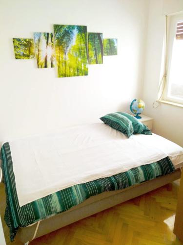 Pomalo Retreat, Your Calm Escape Near the City, Sunlit Terrace, Space & Comfort and Free Parking Spot