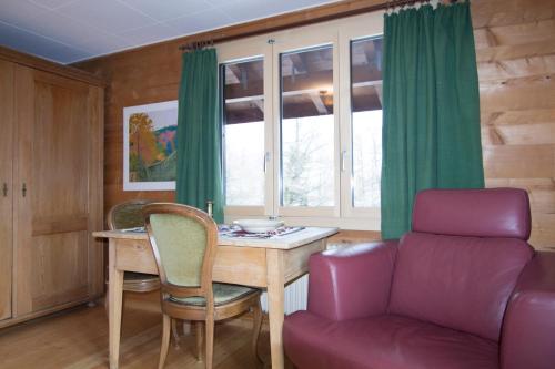 Ein Sitzbereich in der Unterkunft Chalet Cresta di Saas