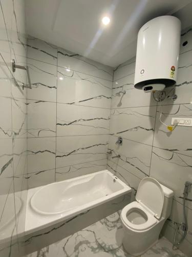 Ένα μπάνιο στο Big Rock House Dharamkot