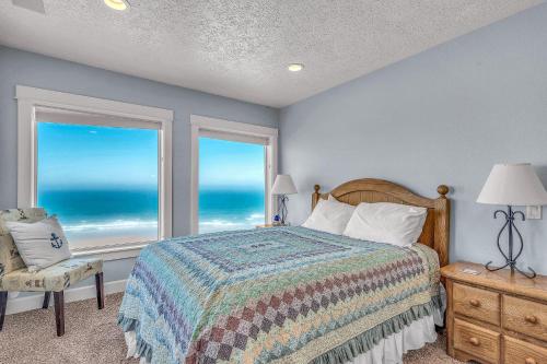 Postel nebo postele na pokoji v ubytování Roads End Light House