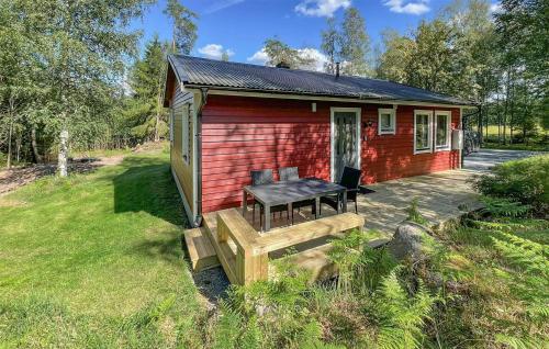 Amazing Home In Vaggeryd With Kitchenにある庭