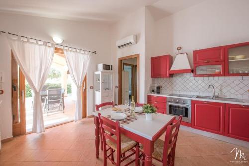 Η κουζίνα ή μικρή κουζίνα στο Villino la Lantana con Wi-Fi