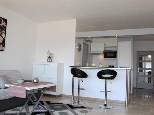Villeneuve-Loubet : Appartement climatisé, 2 pièces, 4 couchages, parking en option - FR-1-252A-31