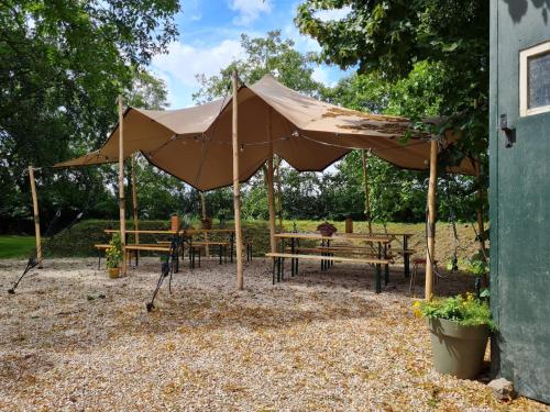 Gallery image of Bell Tent in een Voedselbos in Nederweert-Eind