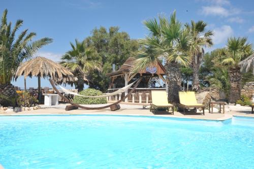 Swimming pool sa o malapit sa Medusa Beach Resort & Suites