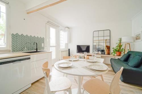 Appartement idéal famille, en duplex et au calme, au pied du métro \