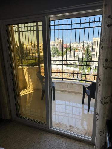 Μπαλκόνι ή βεράντα στο شقه في اربد apartment in irbid