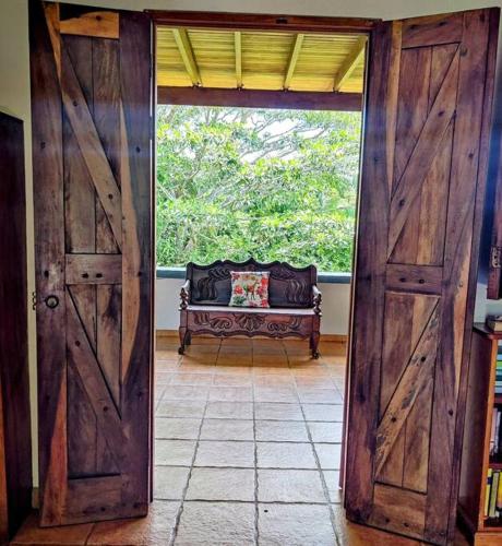 Posezení v ubytování Casa Macondo 3 bdrm w private pool, close to beach, Esterillos Oeste