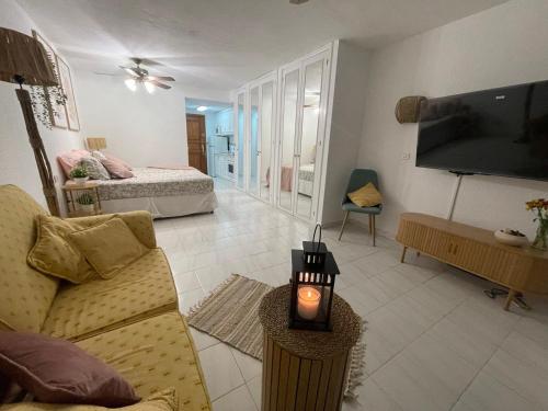 SEAVIEW PORT ROYAL, Los Cristianos, Heated Pool, WiFi