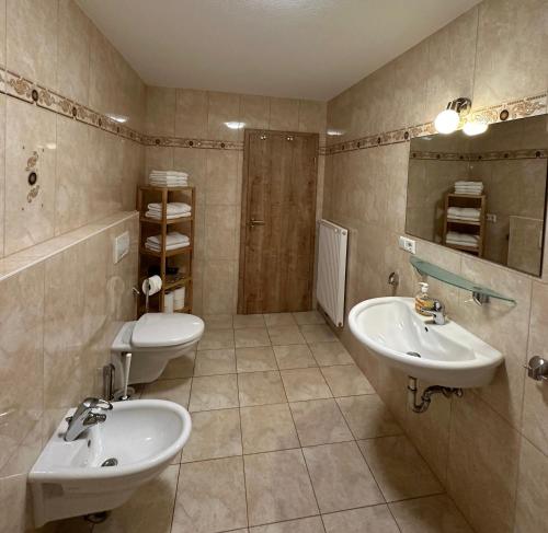 Ένα μπάνιο στο Apartments Marianna