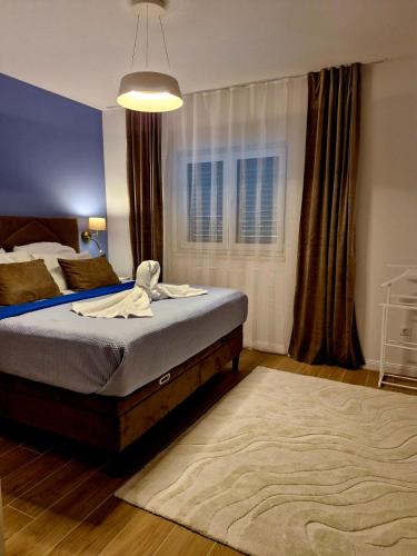Katil atau katil-katil dalam bilik di Sea view Luxury Apart Hotel Villa Conte with swiming pool and romantic SPA