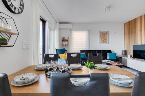 Χώρος καθιστικού στο Sea Bay View apartment - Appartement avec piscine et magnifique vue sur mer