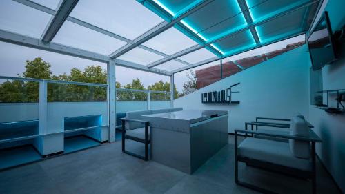 Iron House - Penthouse with Bathtub in Golden Mile & Roman Bridge photo 33