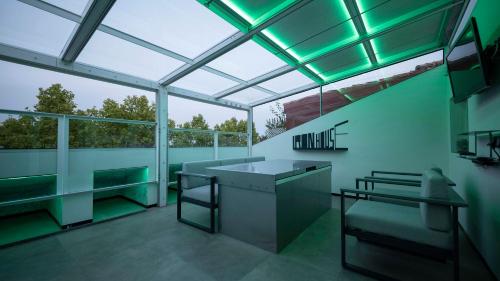 Iron House - Penthouse with Bathtub in Golden Mile & Roman Bridge photo 32