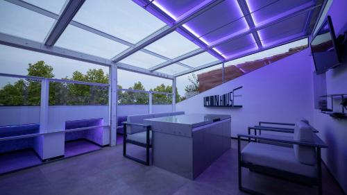 Iron House - Penthouse with Bathtub in Golden Mile & Roman Bridge photo 34