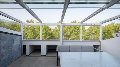 Iron House - Penthouse with Bathtub in Golden Mile & Roman Bridge photo 45