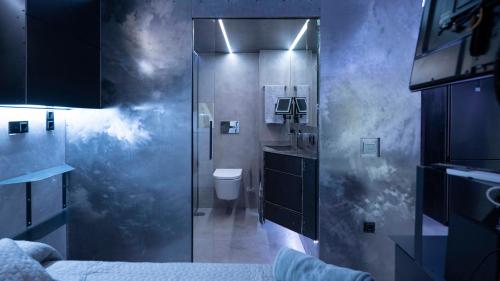 Iron House - Penthouse with Bathtub in Golden Mile & Roman Bridge photo 53