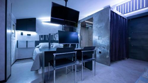 Iron House - Penthouse with Bathtub in Golden Mile & Roman Bridge photo 63