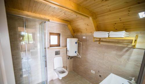 Ένα μπάνιο στο Cabana A lakeview